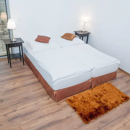 Villa Ladoven Luxusny Apartman 124M2 Martin Exterior photo